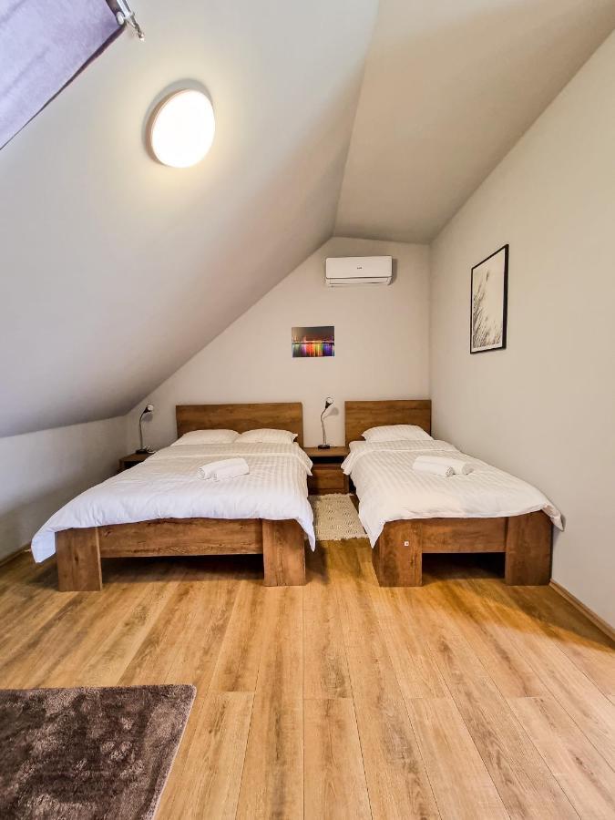 Xxl Rooms Osijek Extérieur photo