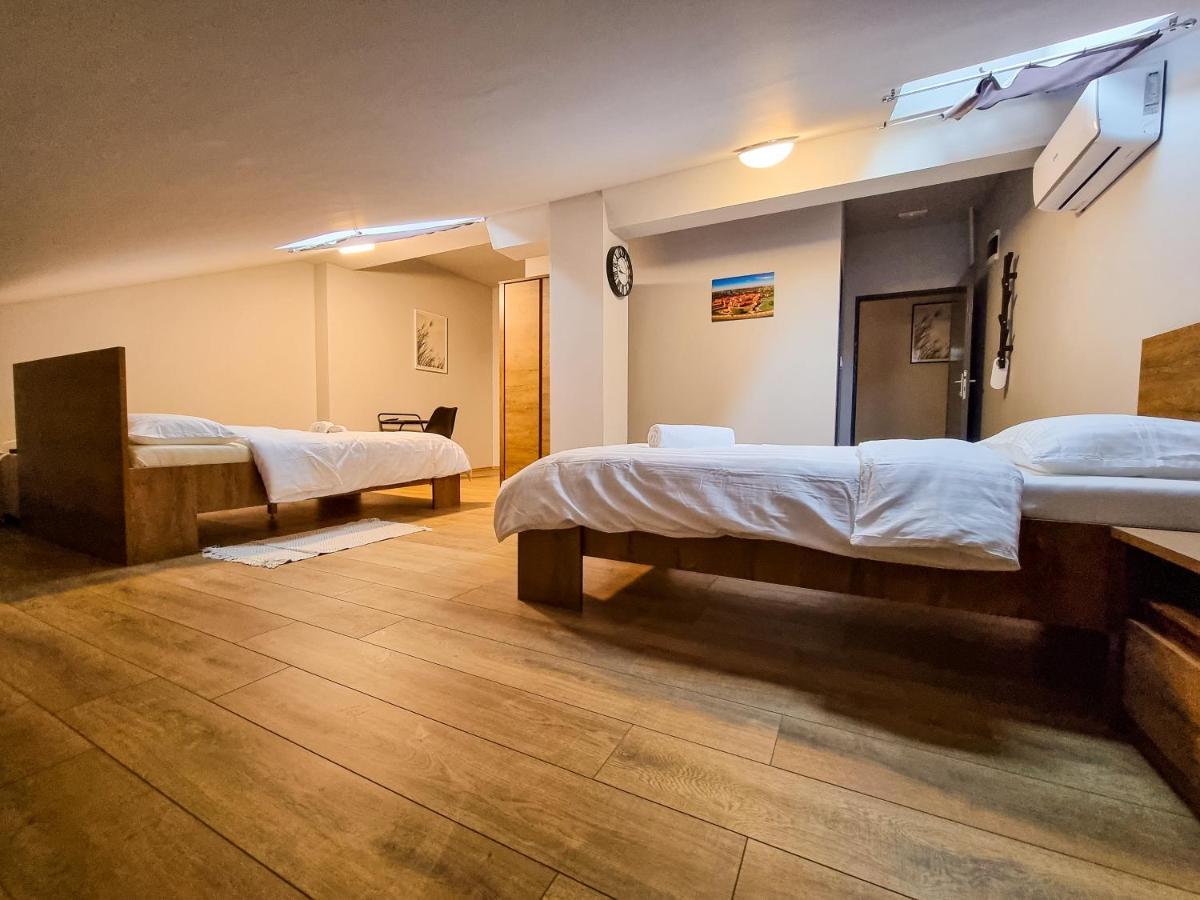Xxl Rooms Osijek Extérieur photo