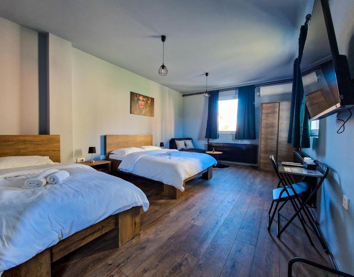 Xxl Rooms Osijek Extérieur photo