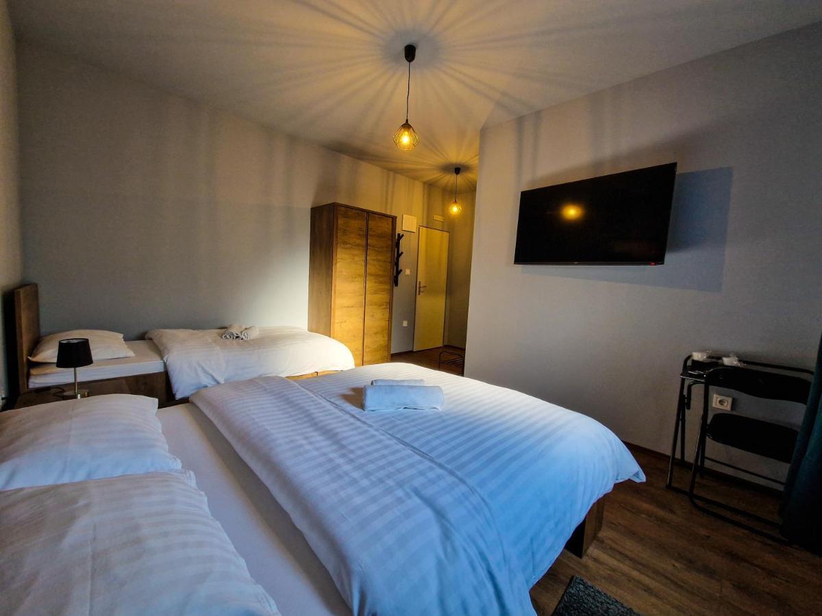 Xxl Rooms Osijek Extérieur photo