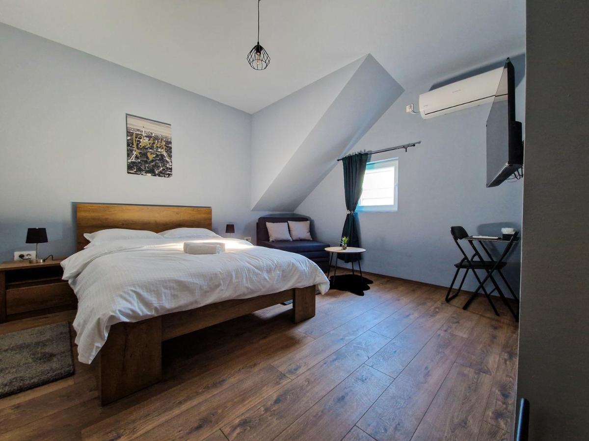 Xxl Rooms Osijek Extérieur photo