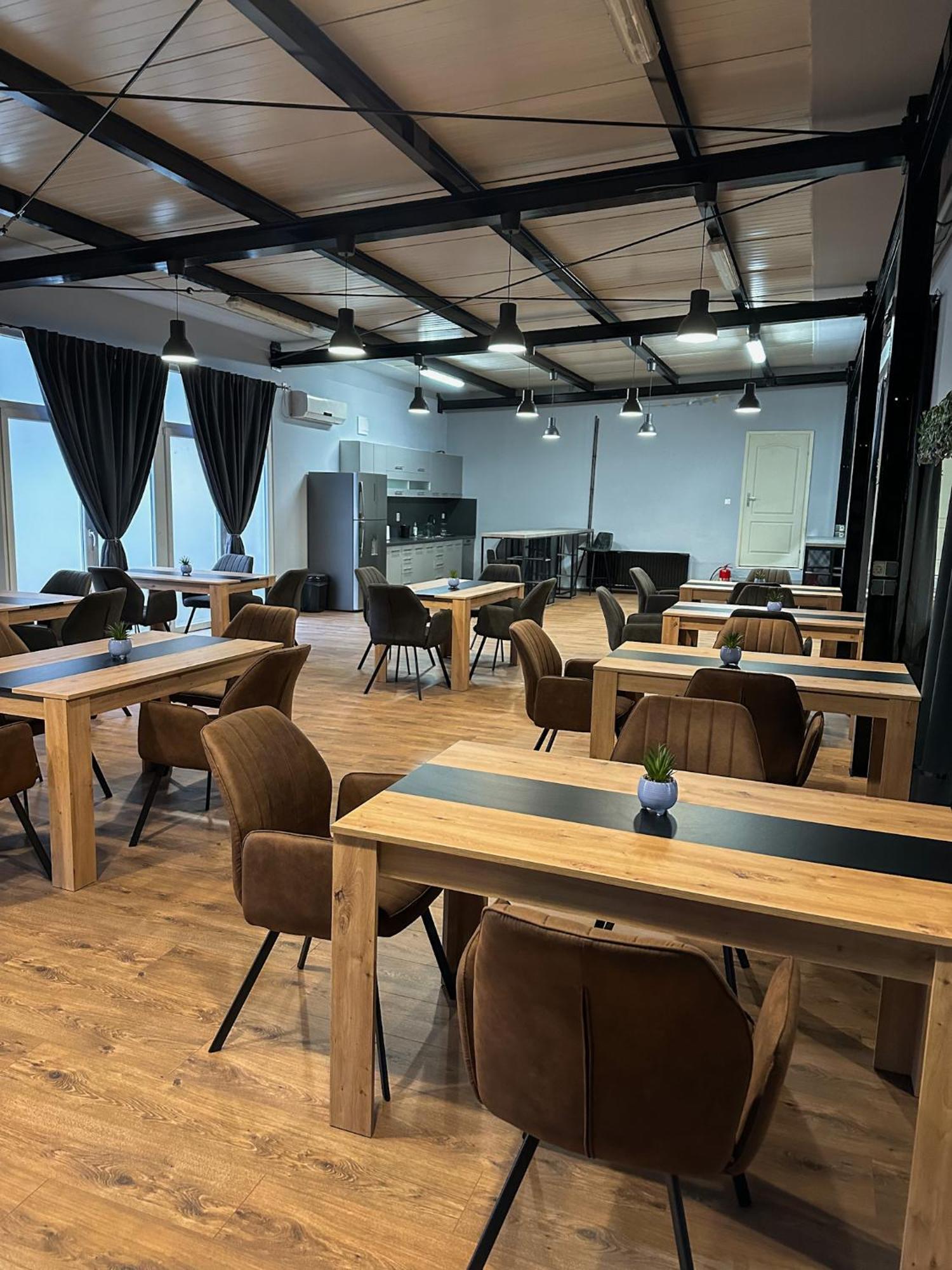 Xxl Rooms Osijek Extérieur photo